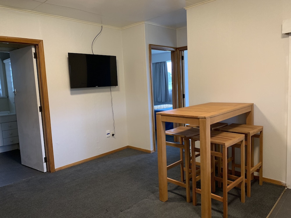 High Peaks Hotel 30/63