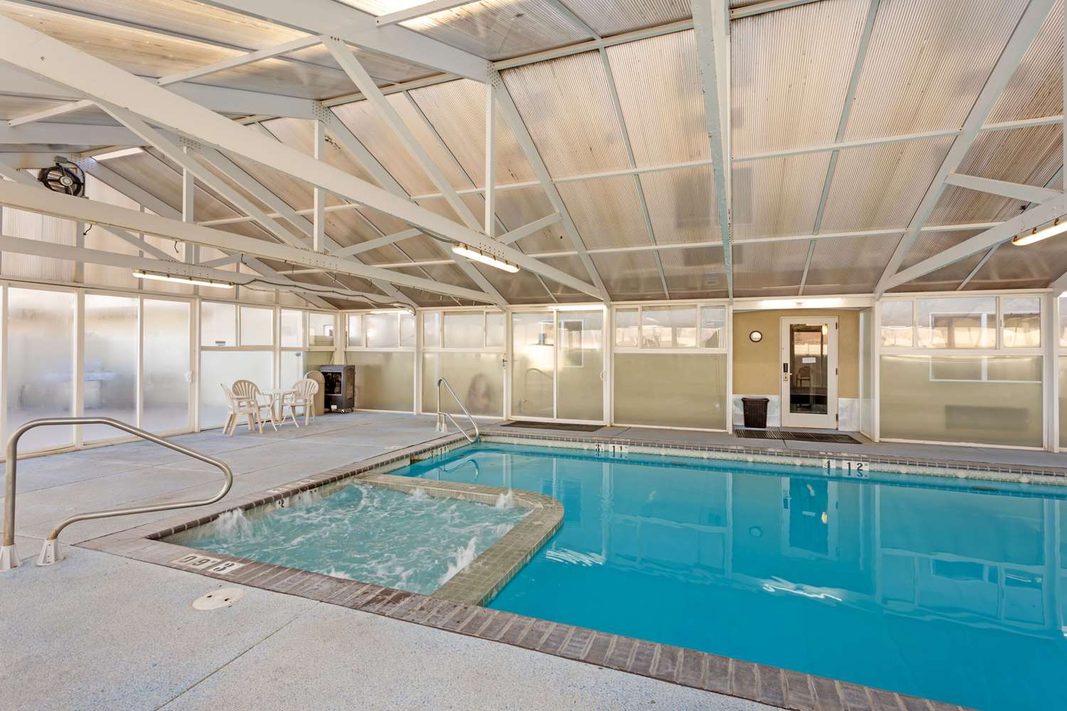 swimming pool spa