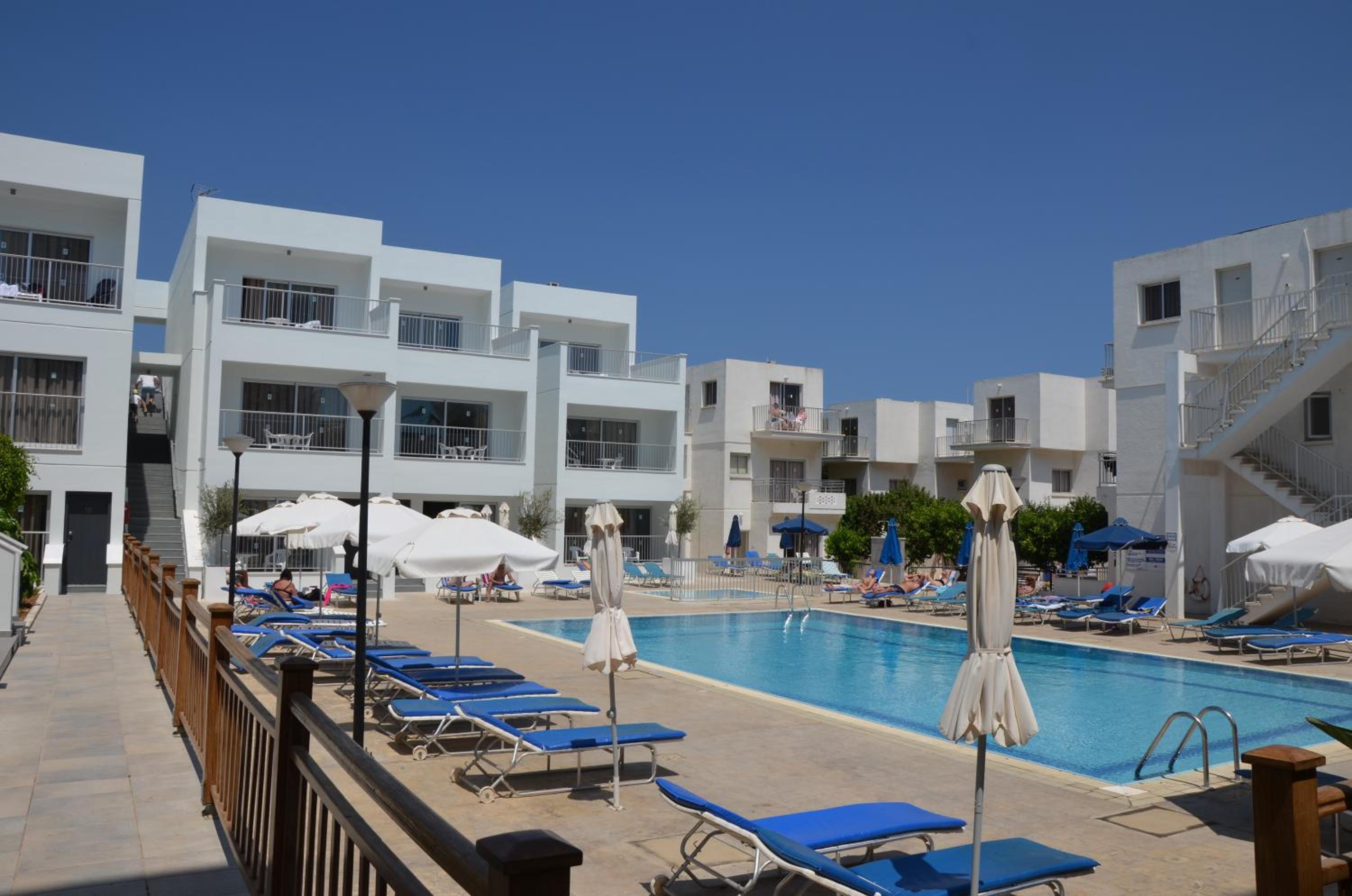 Sweet Memories Hotel Apartments 46/50