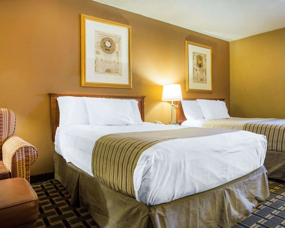 Econo Lodge Acworth East 18/53