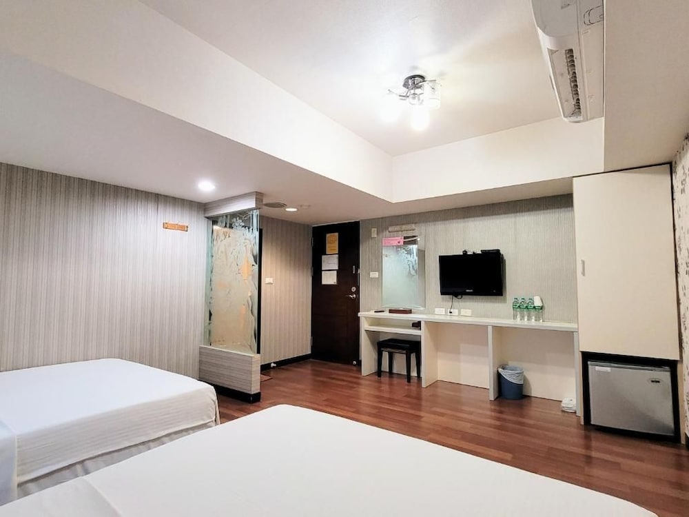 South Sea Hotel 24/49