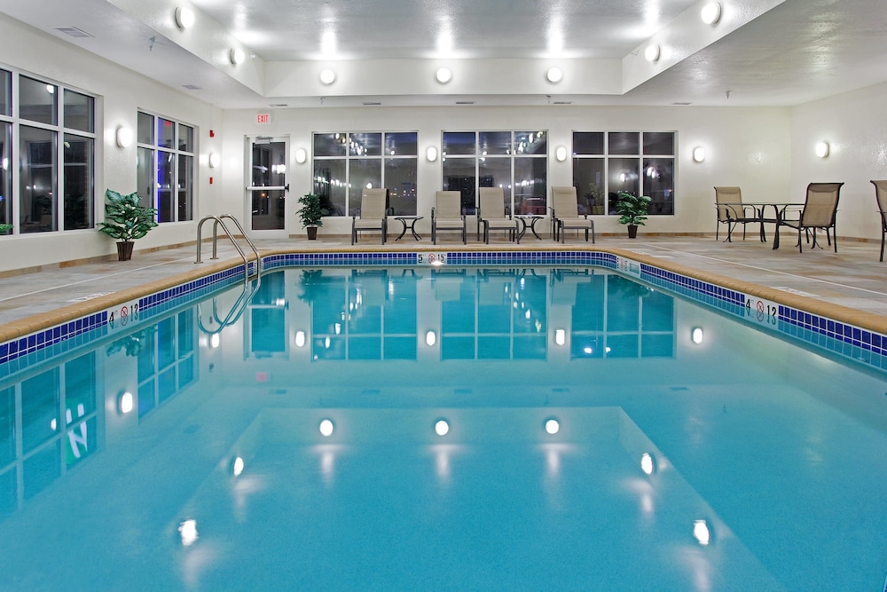 Holiday Inn Express Hotel And Suites Buffalo 3/66