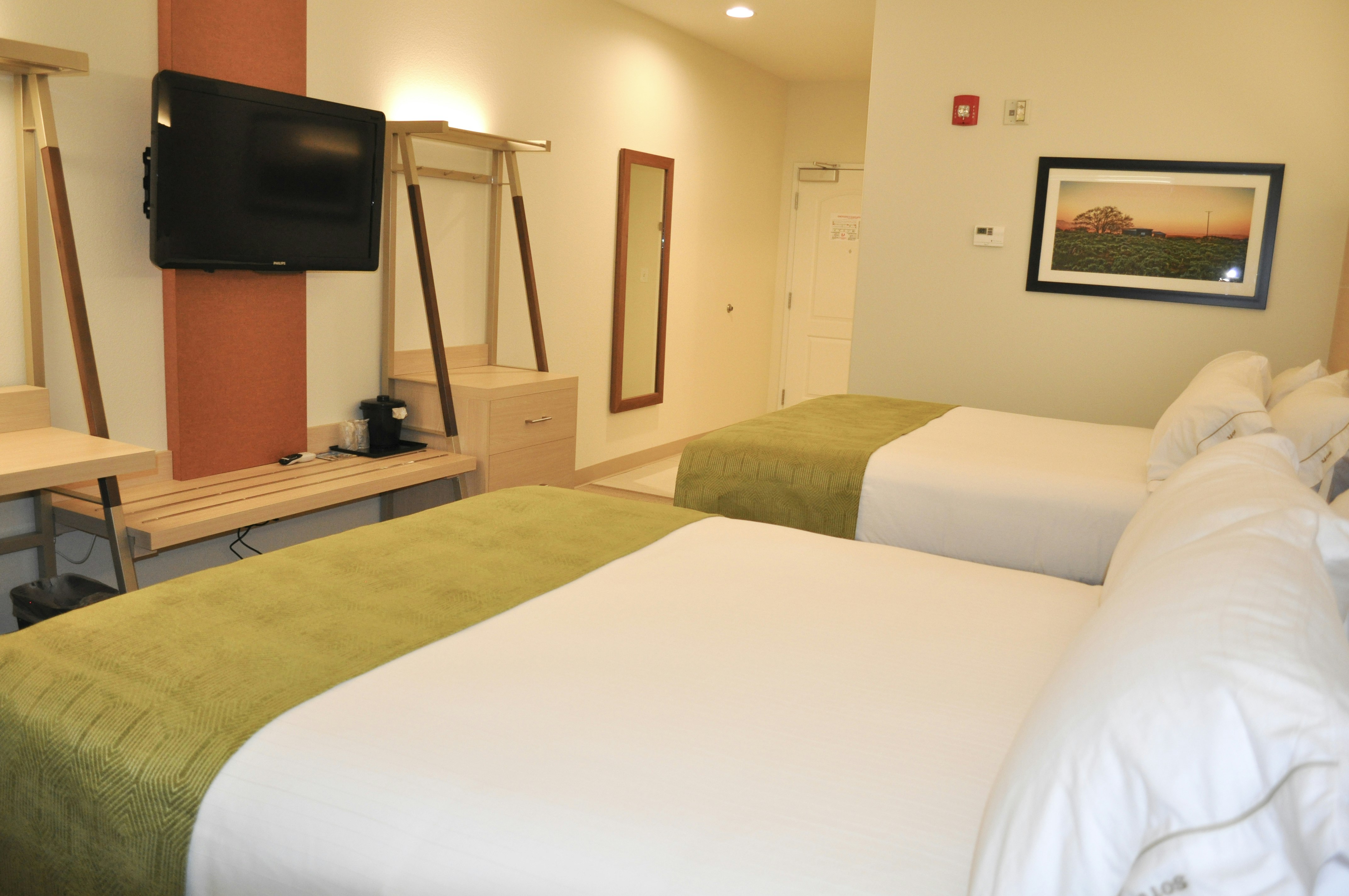 Holiday Inn Express Suites Price 11/51