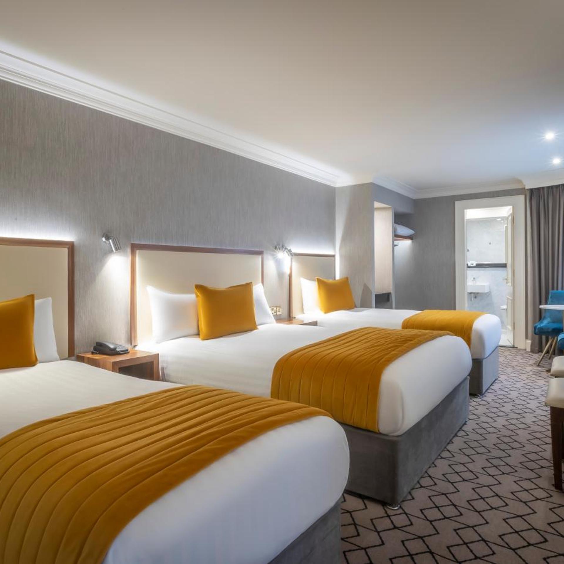 Room, Triple