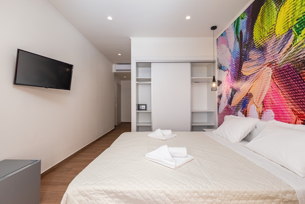 Aqua Luxury Suites 31/76