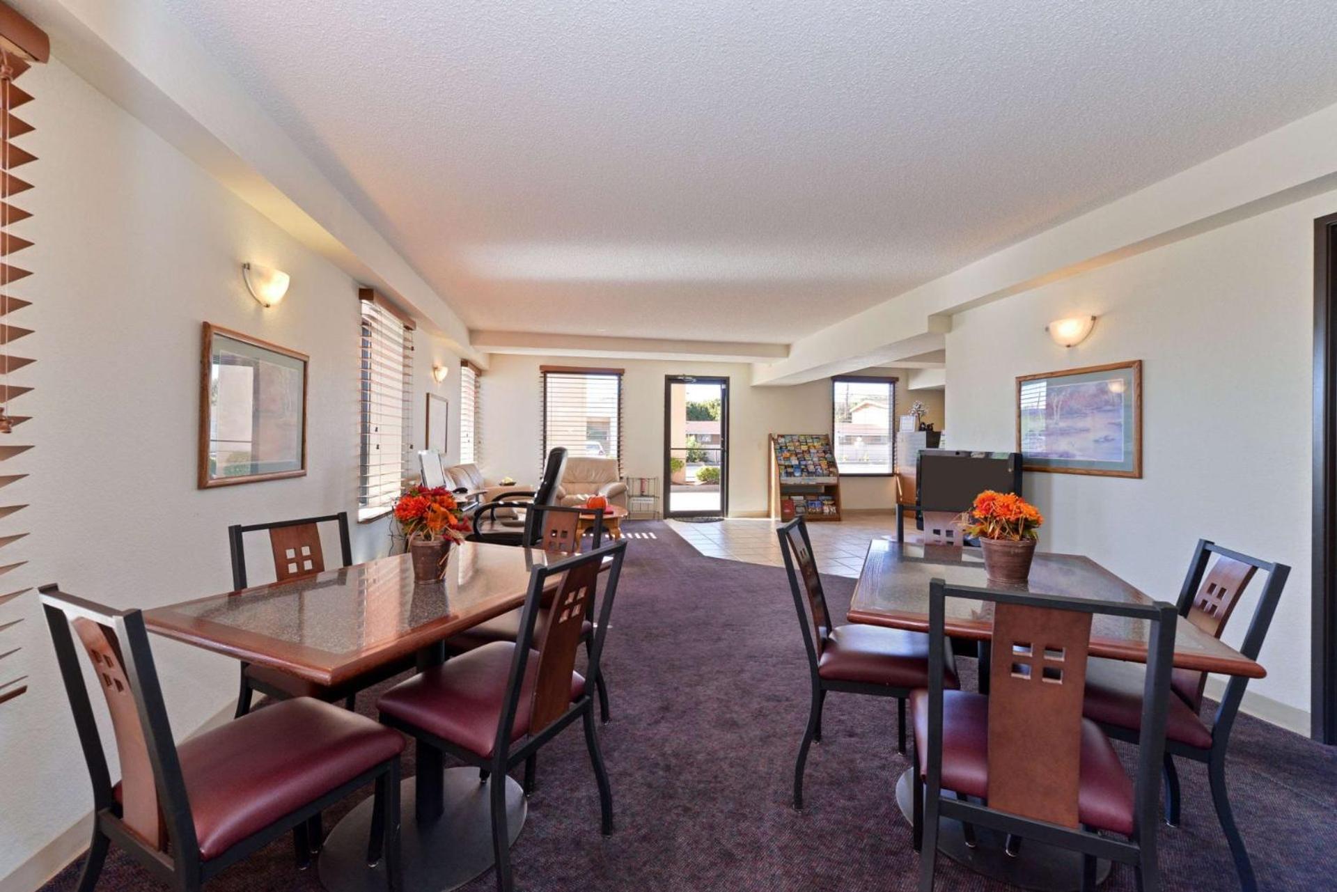 Executive Plus Inn and Suites 16/20