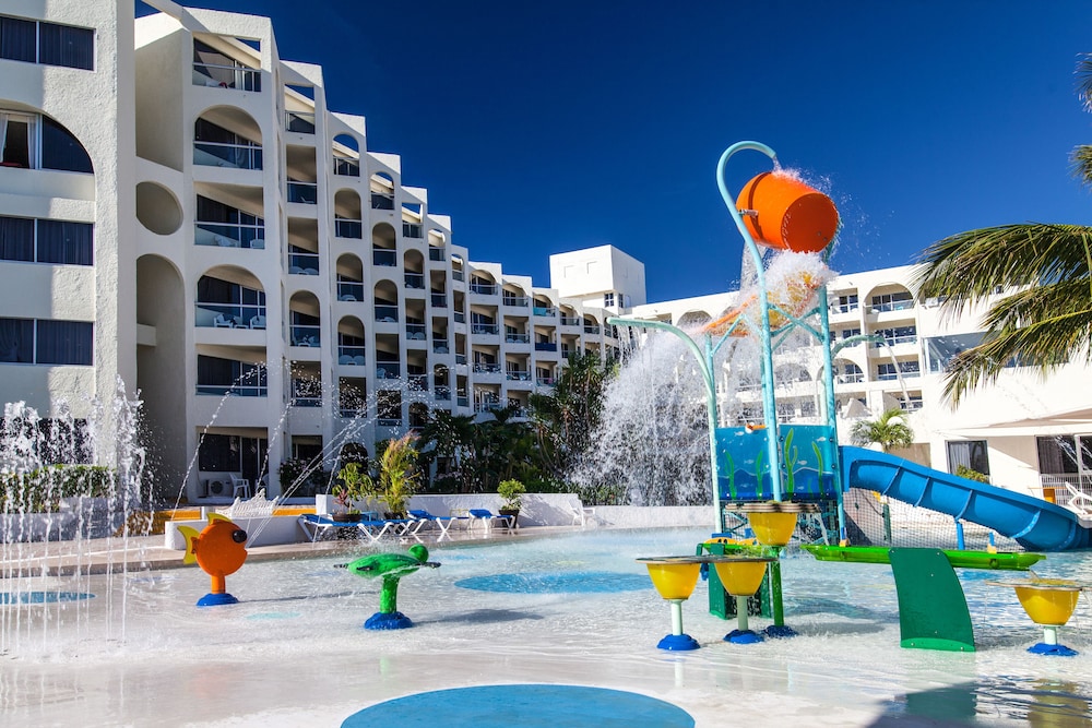 Aquamarina Beach Hotel Cancun 50/63