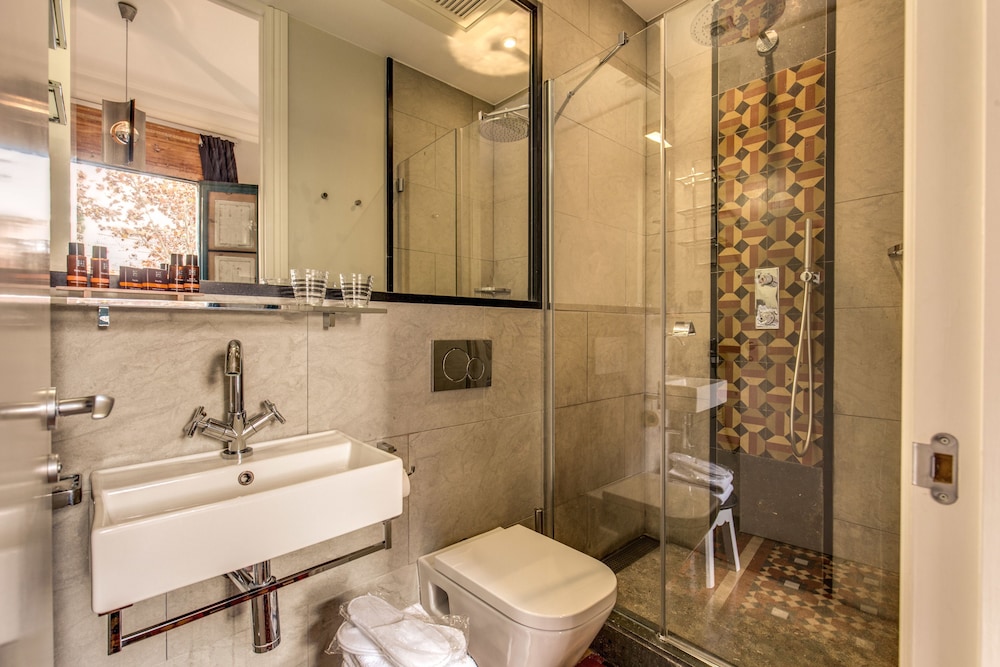 We Boutique Hotel 73/74