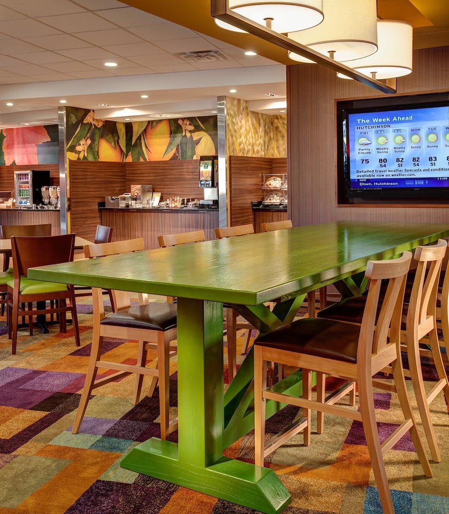 Fairfield Inn & Suites by Marriott Terrell 33/39