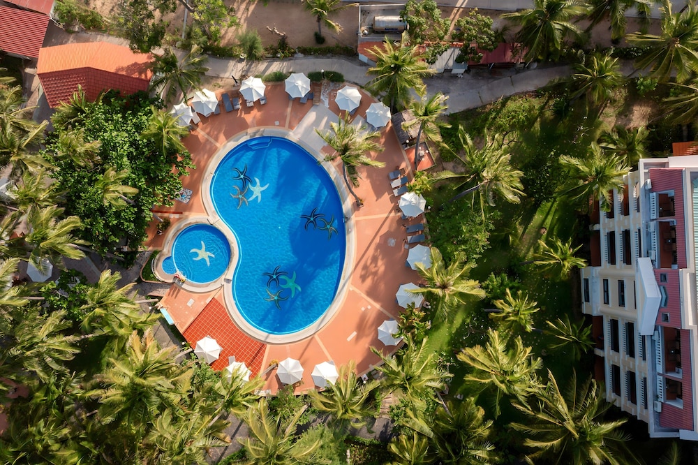 Sea Lion Beach Resort And Spa 54/59