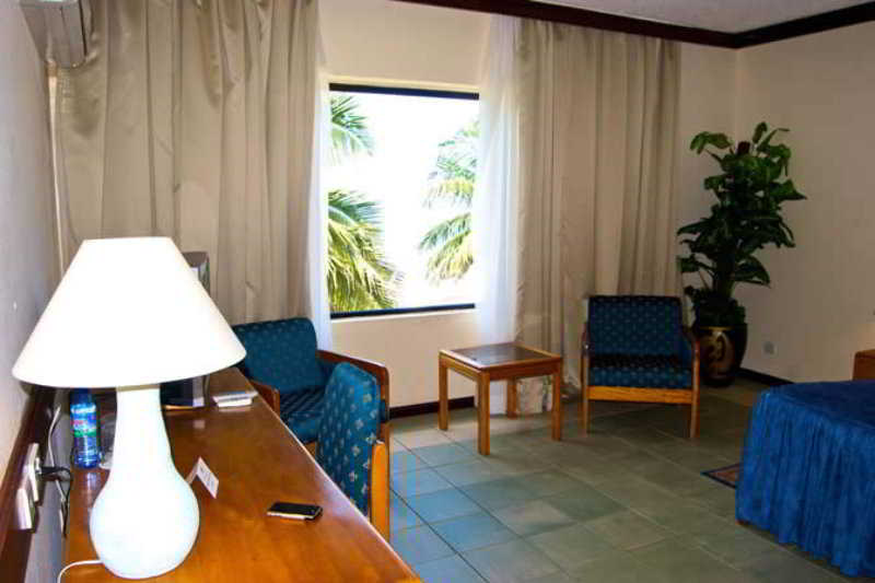 ELMINA BEACH RESORT 20/26