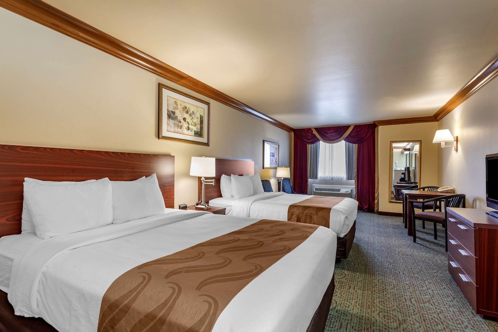Quality Inn & Suites Denver International Airport 7/42