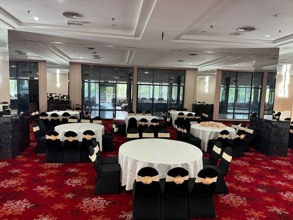 Royal Park Hotel @ UNITEN 36/50