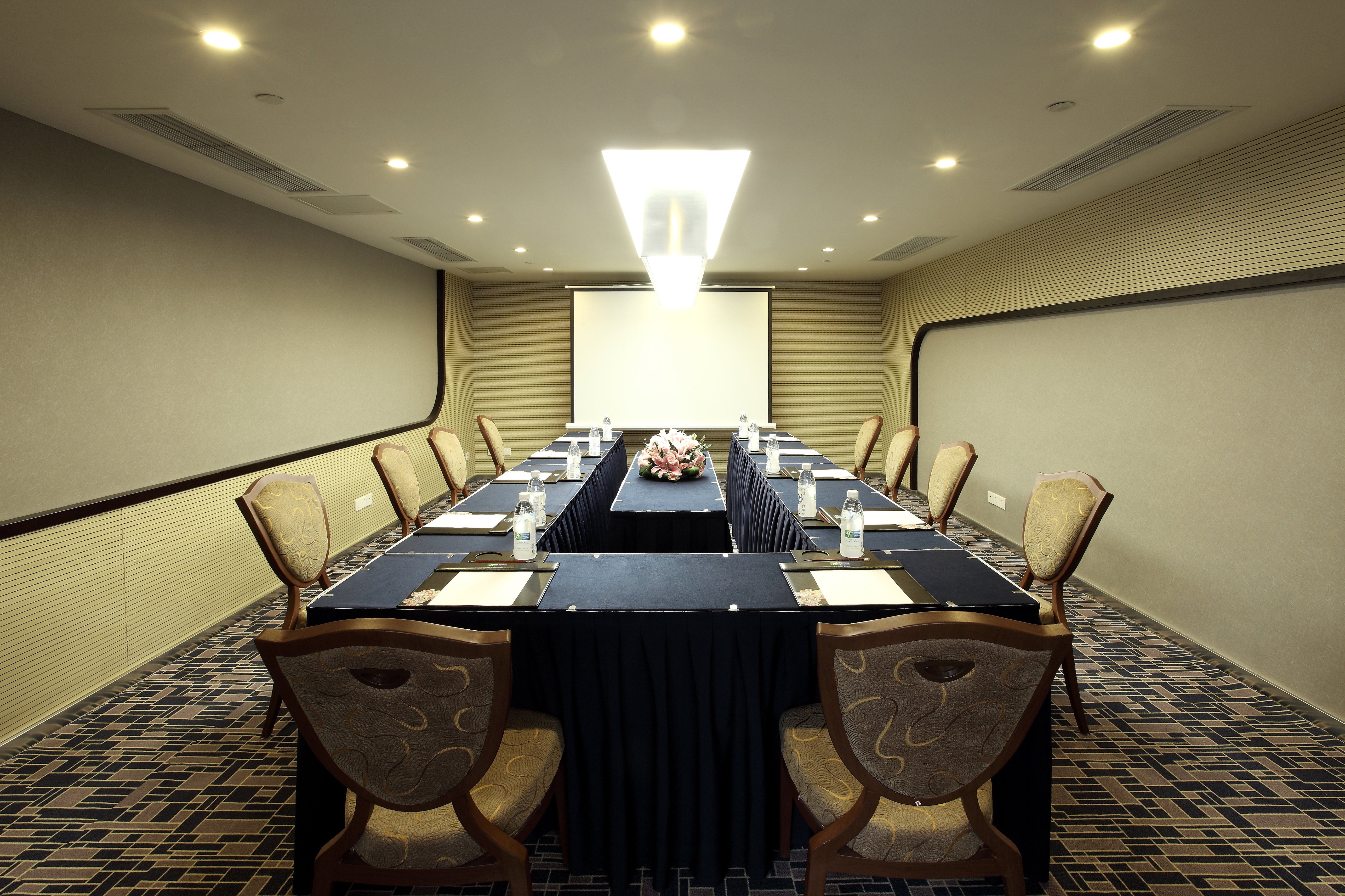 HOLIDAY INN EXPRESS CHENGDU WUHOU 39/48