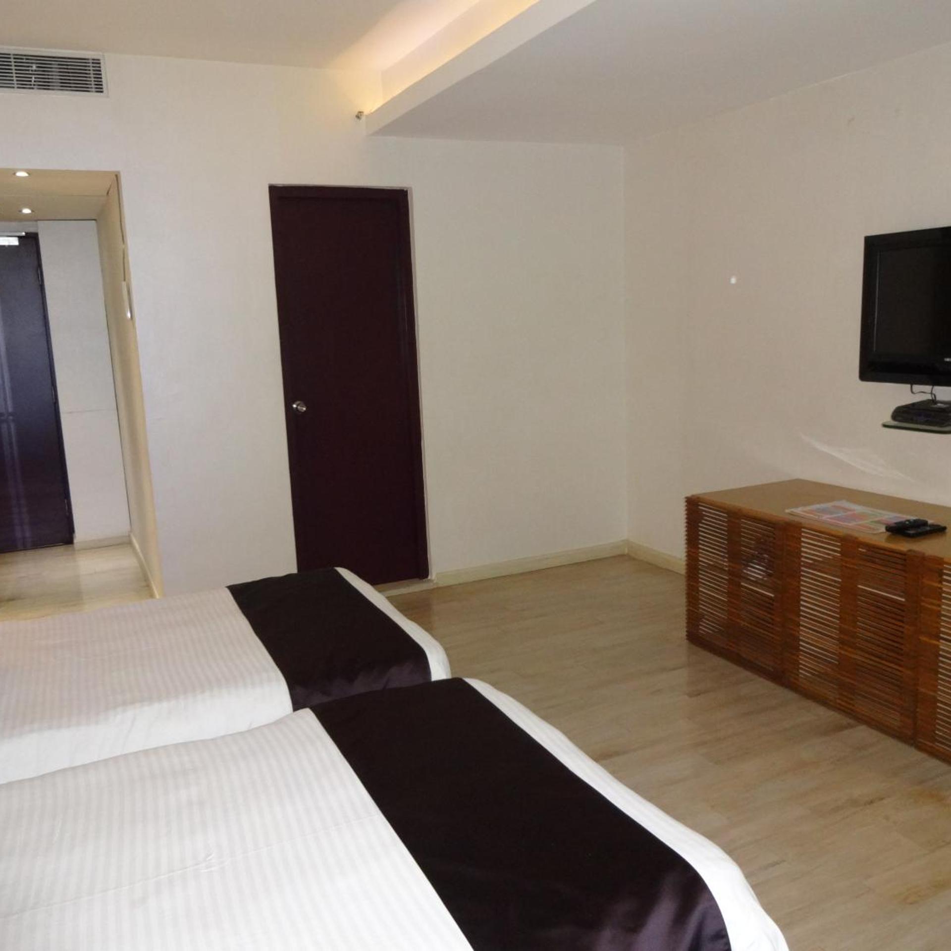 Oyo Premium Karkhana Secunderabad 16/63