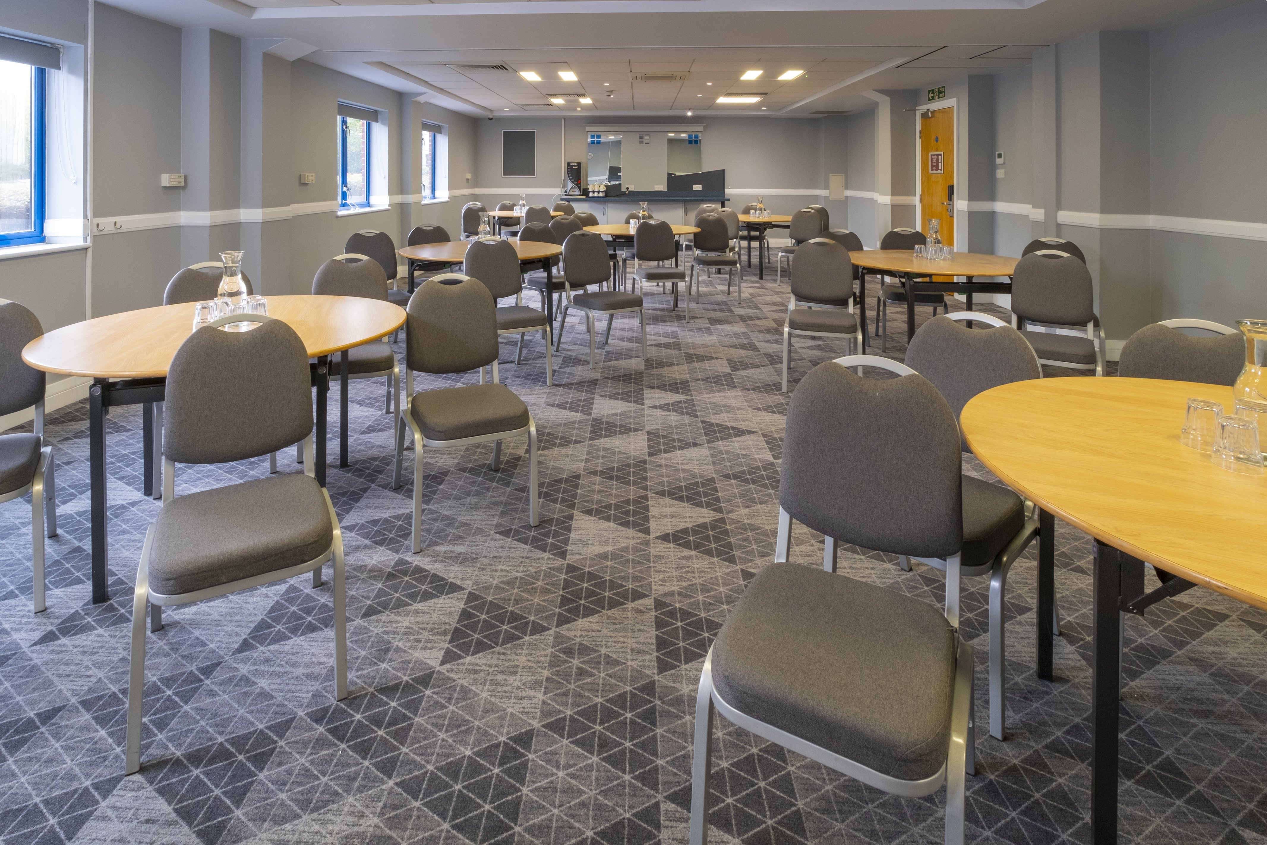 HOLIDAY INN EXPRESS BIRMINGHAM NEC 44/73