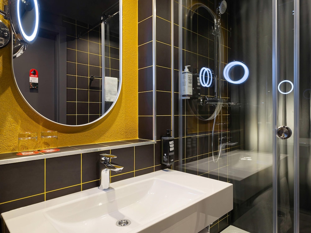 ibis Kyiv Beresteiska 47/47