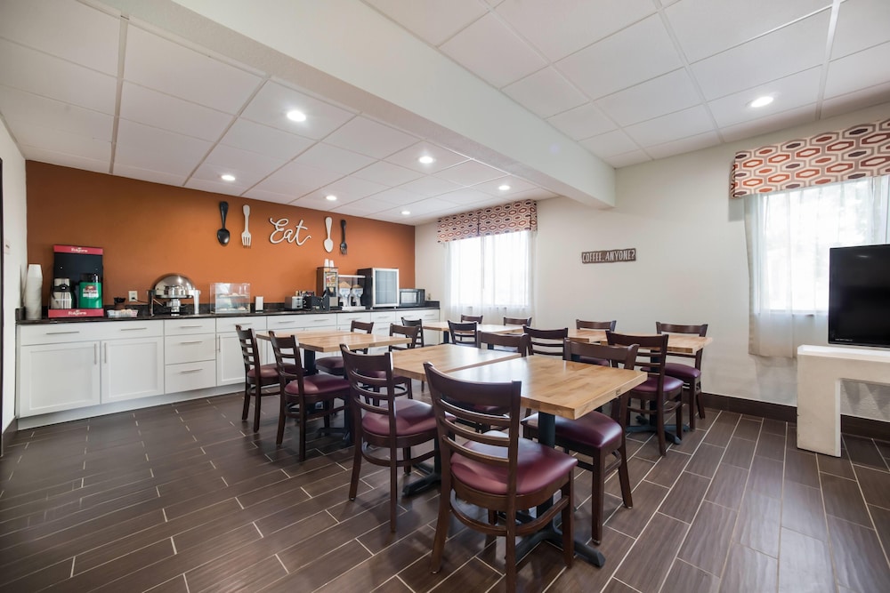 Ramada by Wyndham Effingham 28/41