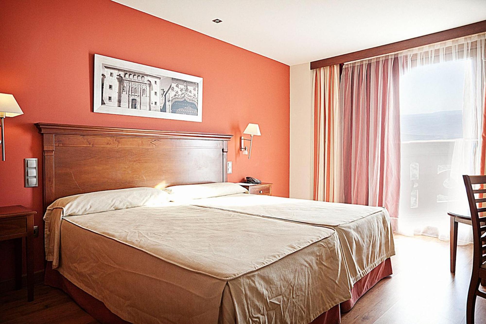 Room, Twin Beds, Balcony