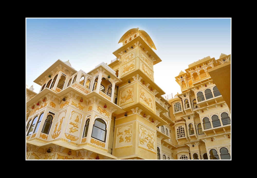 Chunda Palace 2/49