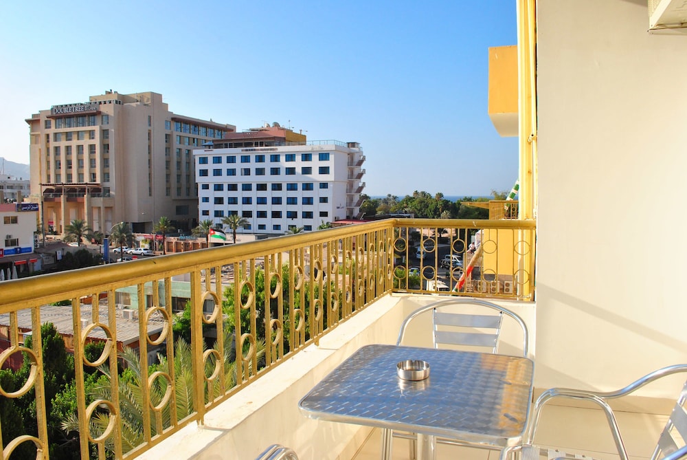 Al Qidra Hotel 20/24
