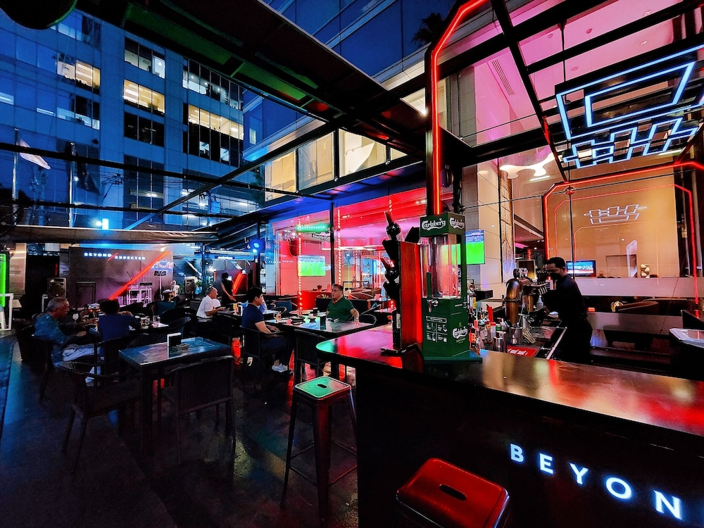 Four Points by Sheraton Ploenchit Bangkok 48/56