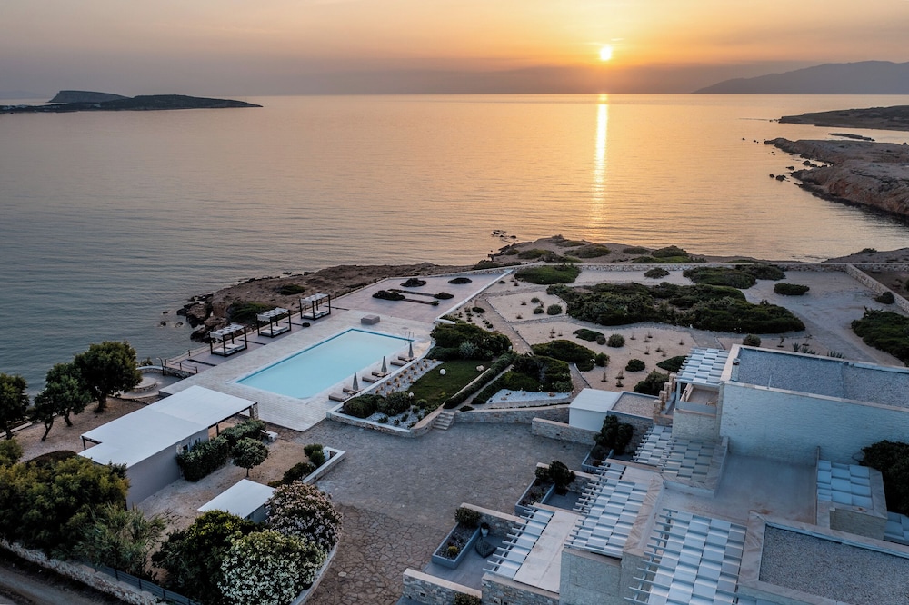 AMBASSADOR LUXURY VILLAS 42/50
