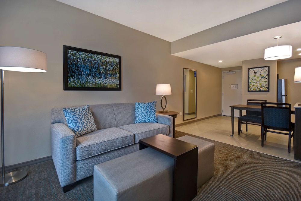Homewood Suites By Hilton Orlando Flamingo Crossings, FL 32/57