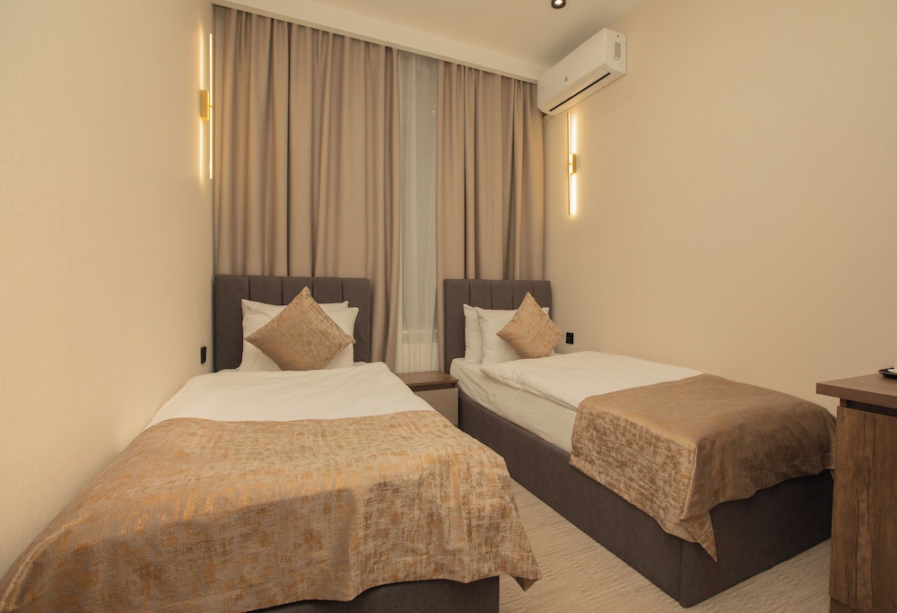 ECONOMY, TWIN BEDS