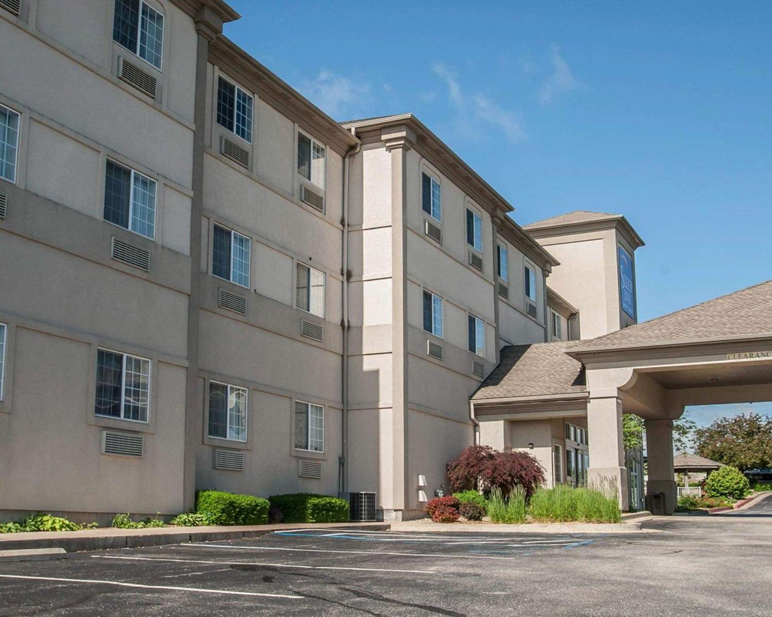 Sleep Inn Suites Lake of the Ozarks 51/52