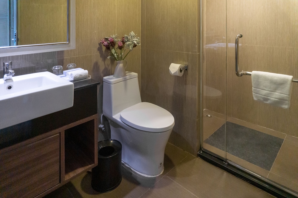 Ramada by Wyndham Bangkok Sukhumvit 11 37/83