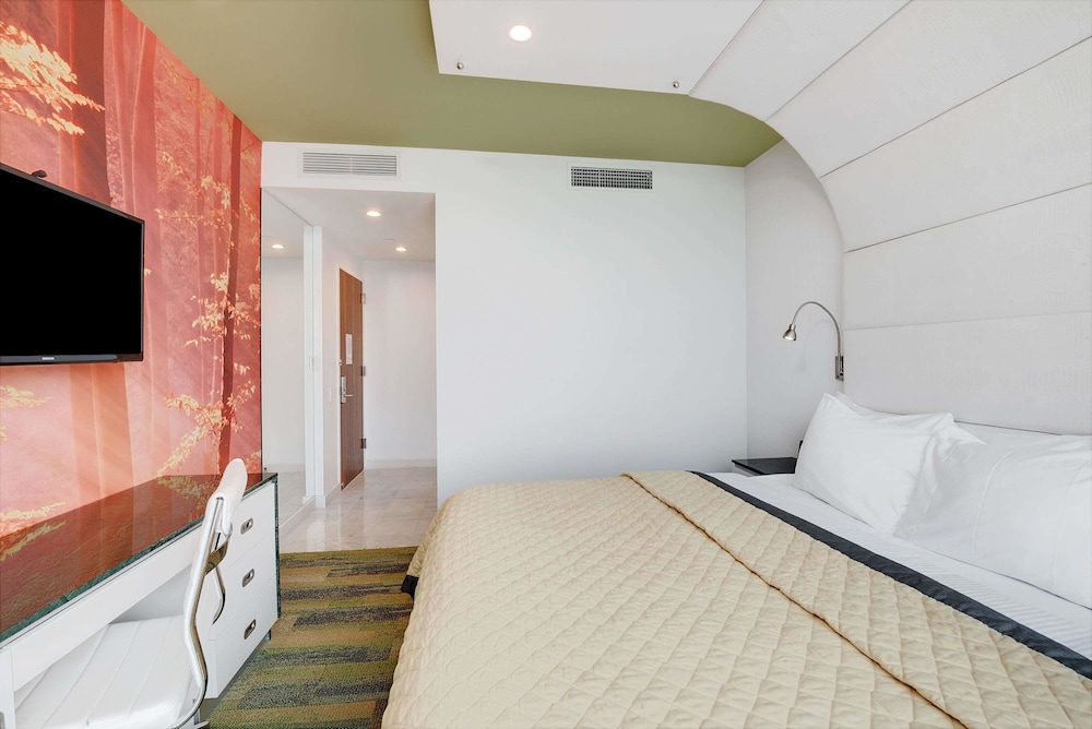 Wyndham Garden Brooklyn Sunset Park 12/34