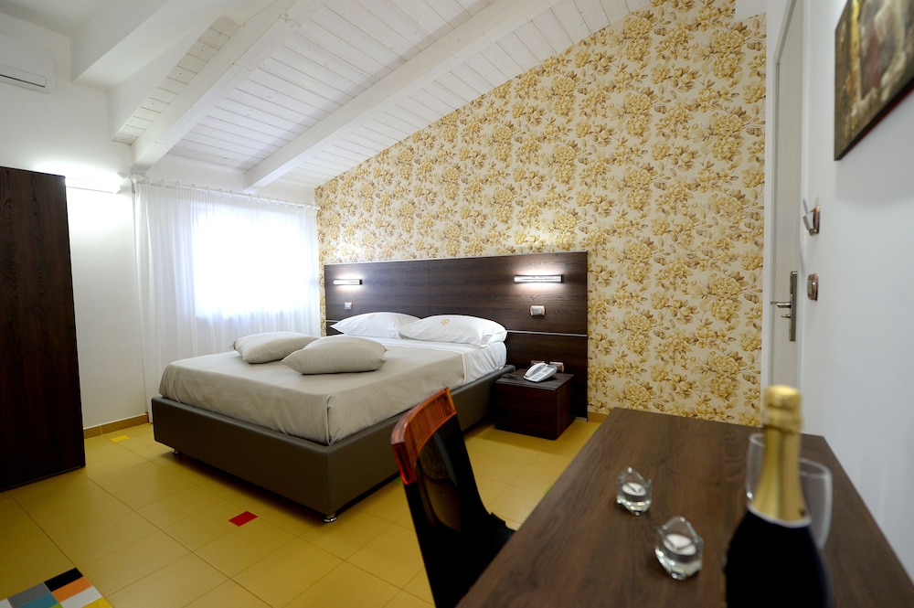 X Hotel 26/66