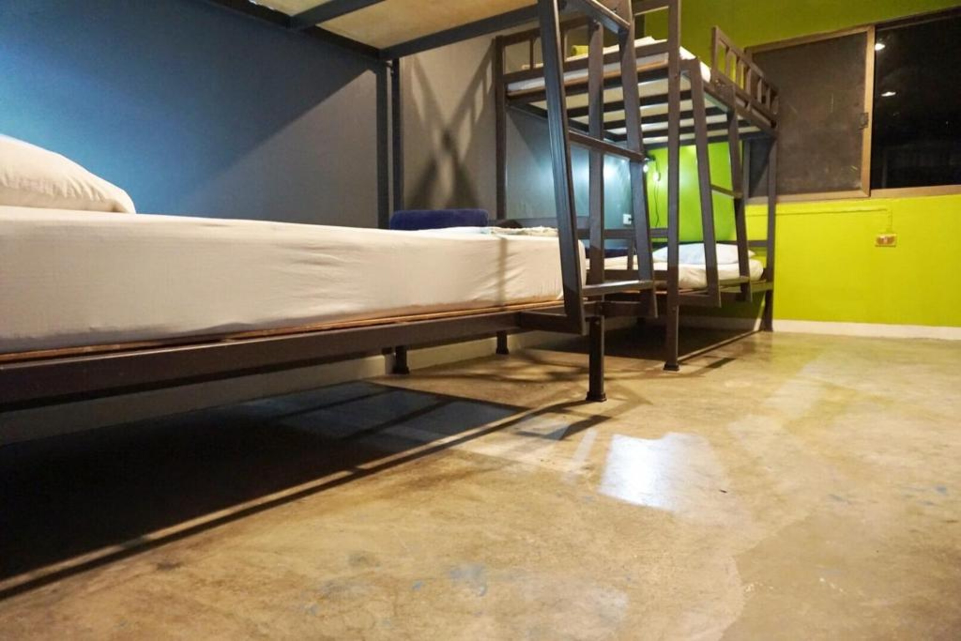 B&B House & Hostel 30/36