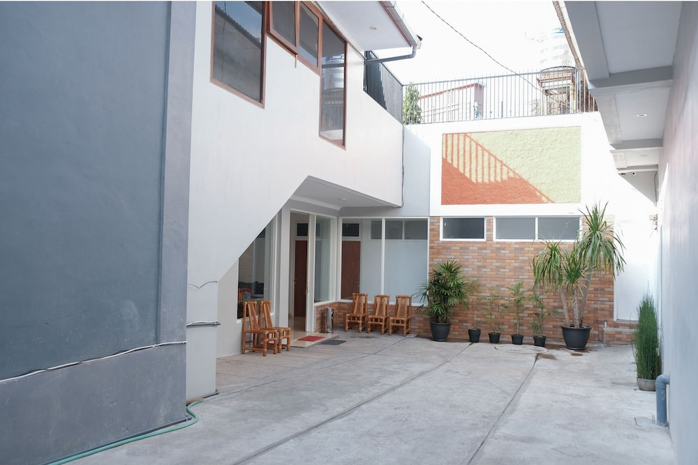 OYO 1454 111 Residence 15/18