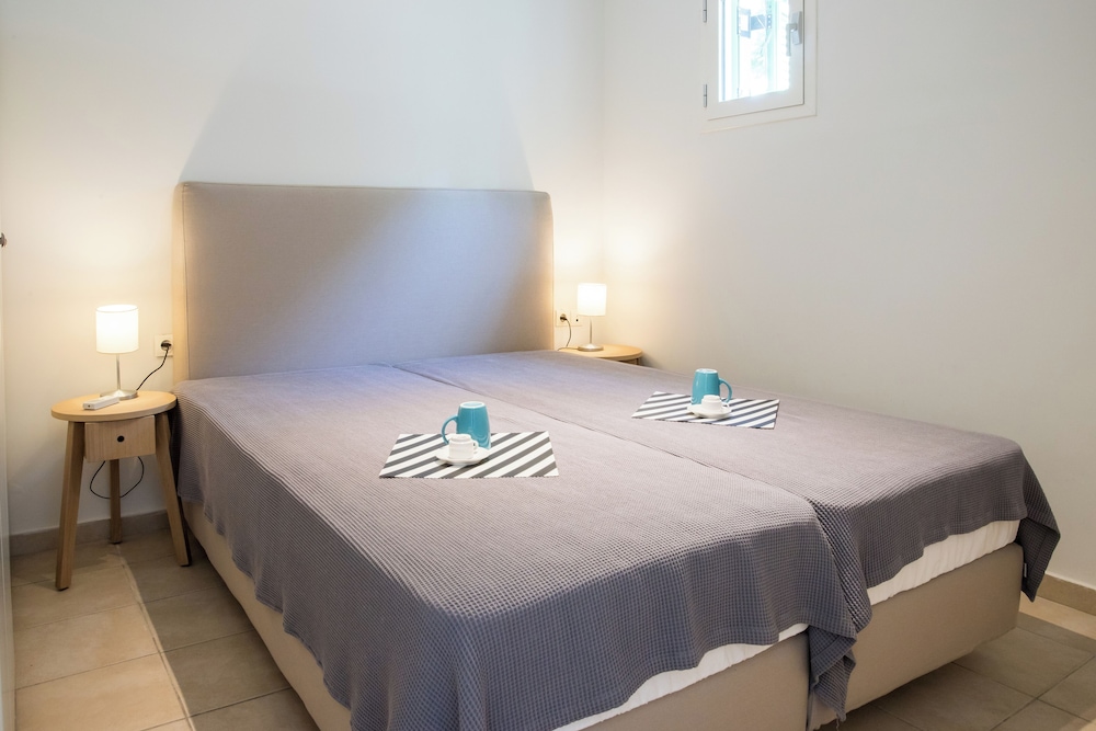 VILLA, SEA VIEW, ATTIC