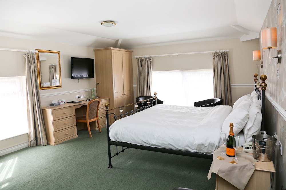 Millfields Hotel 8/58