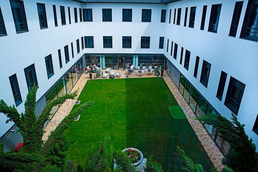 Les Jardins de Saint-Cloud 47/51
