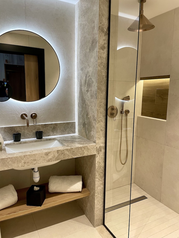 Golden Tulip Lyon Ouest Techlid - Hotel & Spa 18/76
