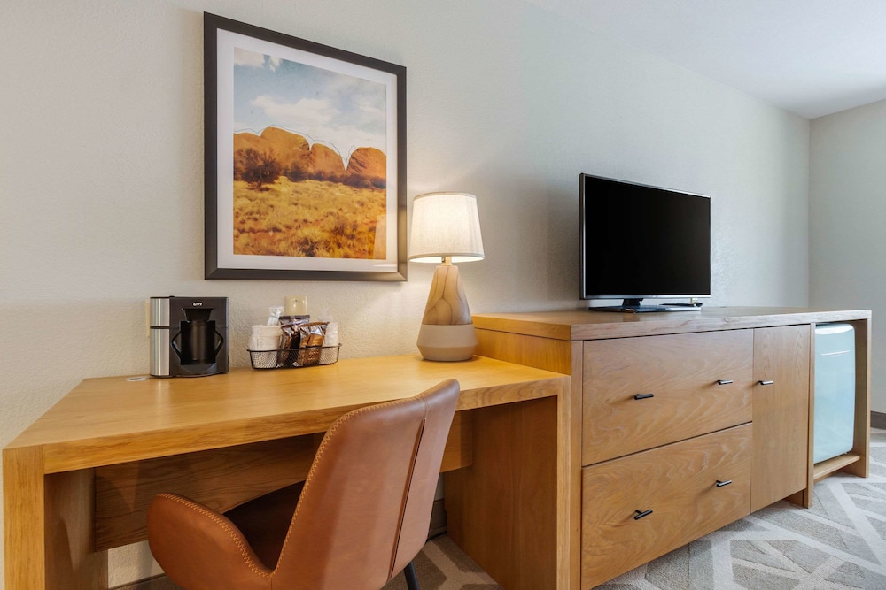 La Quinta Inn & Suites by Wyndham Tempe University / Phoenix 45/60