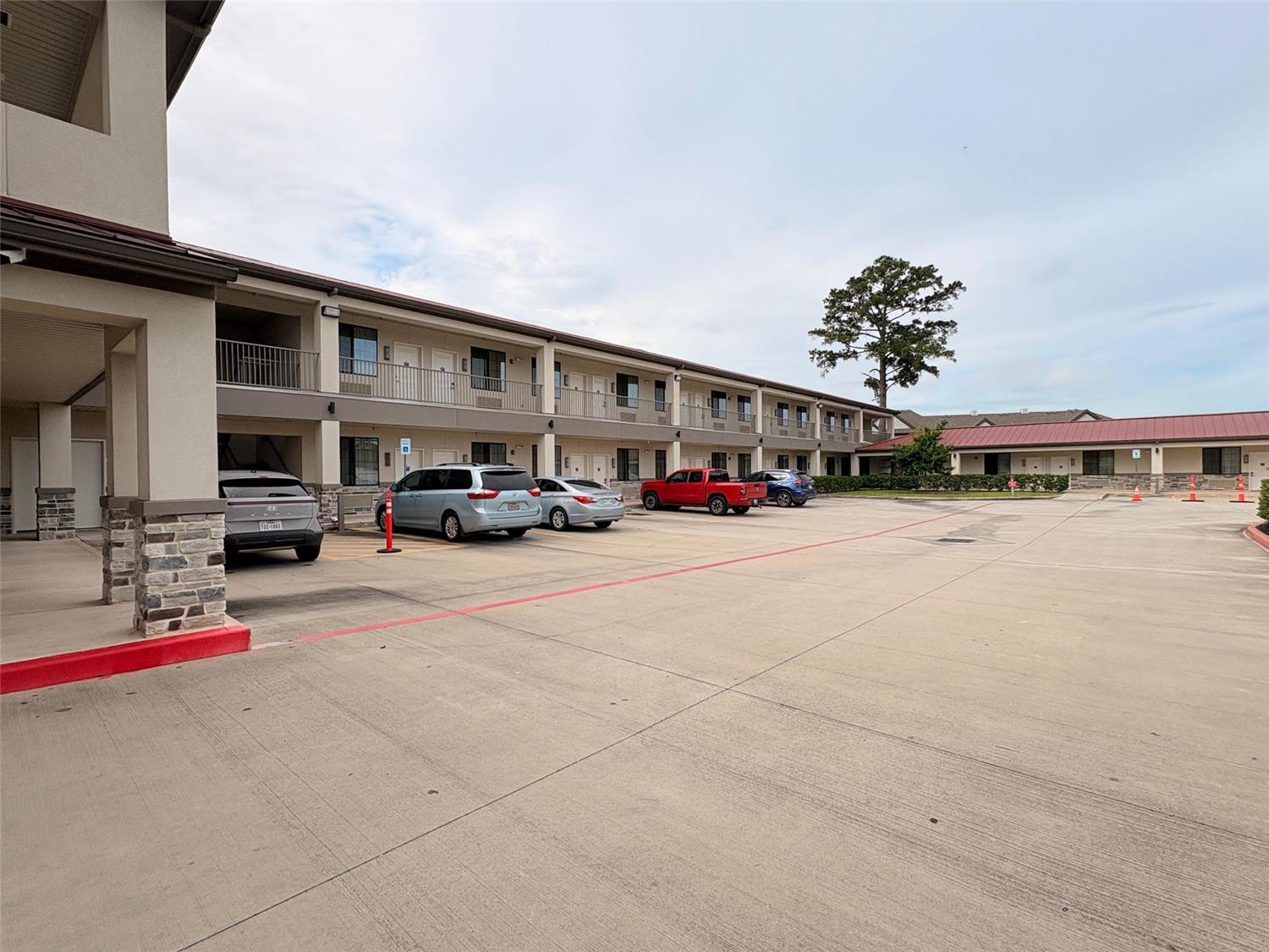 Americas Best Value Inn Suites Houston Veterans Memorial 2/5