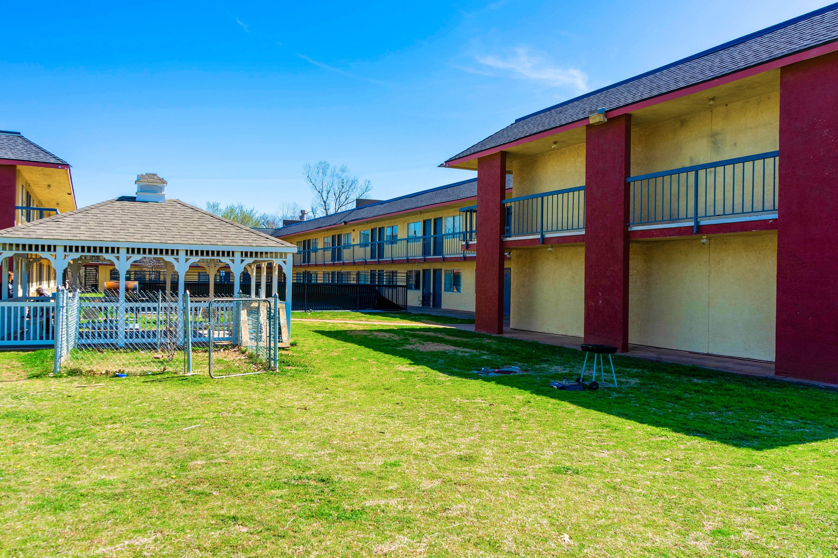 Castle Inn & Suites By OYO Chickasha 60/66