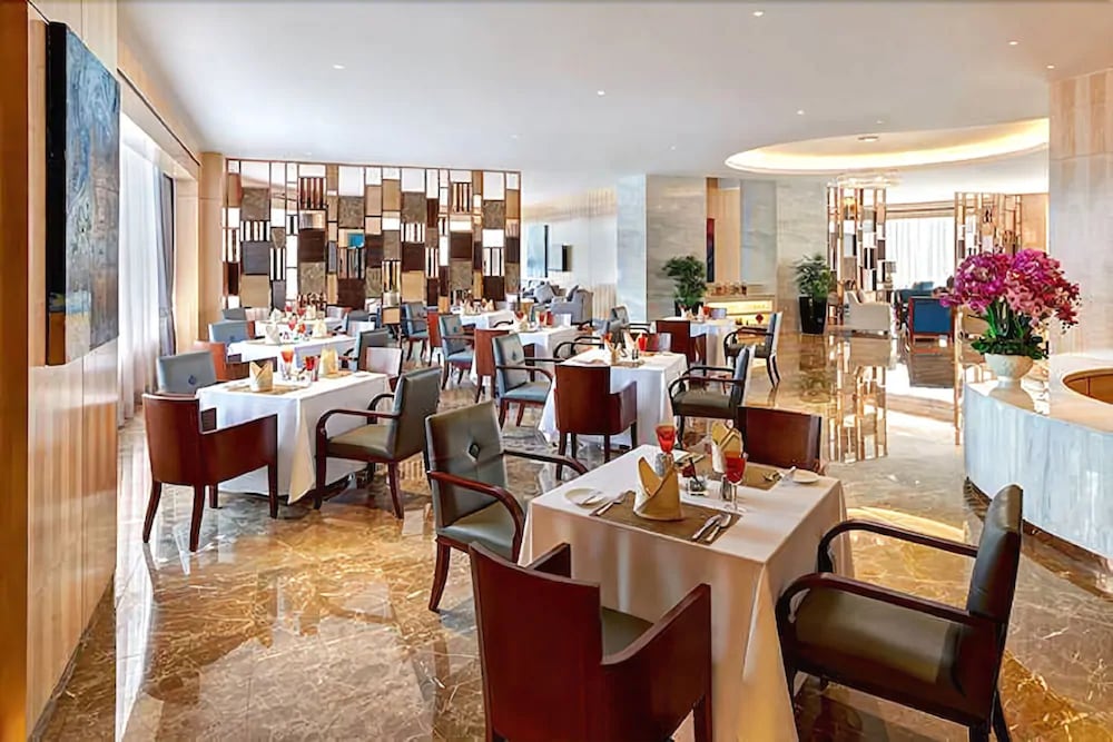 One World Hotel 45/55