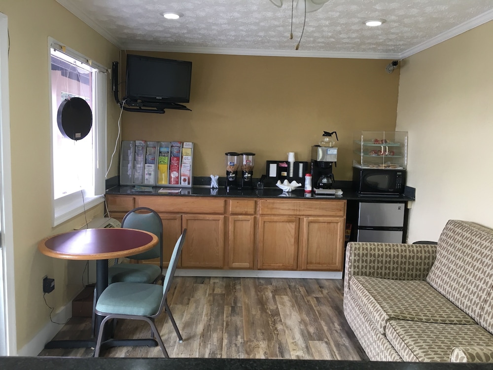 Budget Inn By OYO Nassawadox Hwy 13 — 3