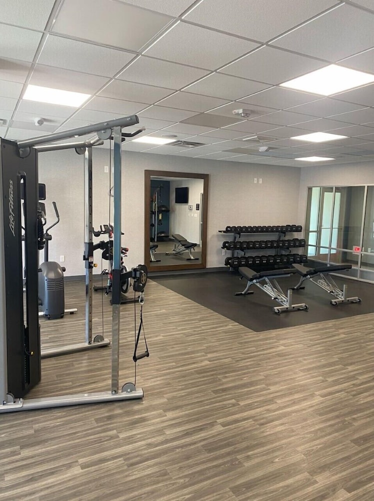 Hampton Inn Glendale Milwaukee, WI 17/42