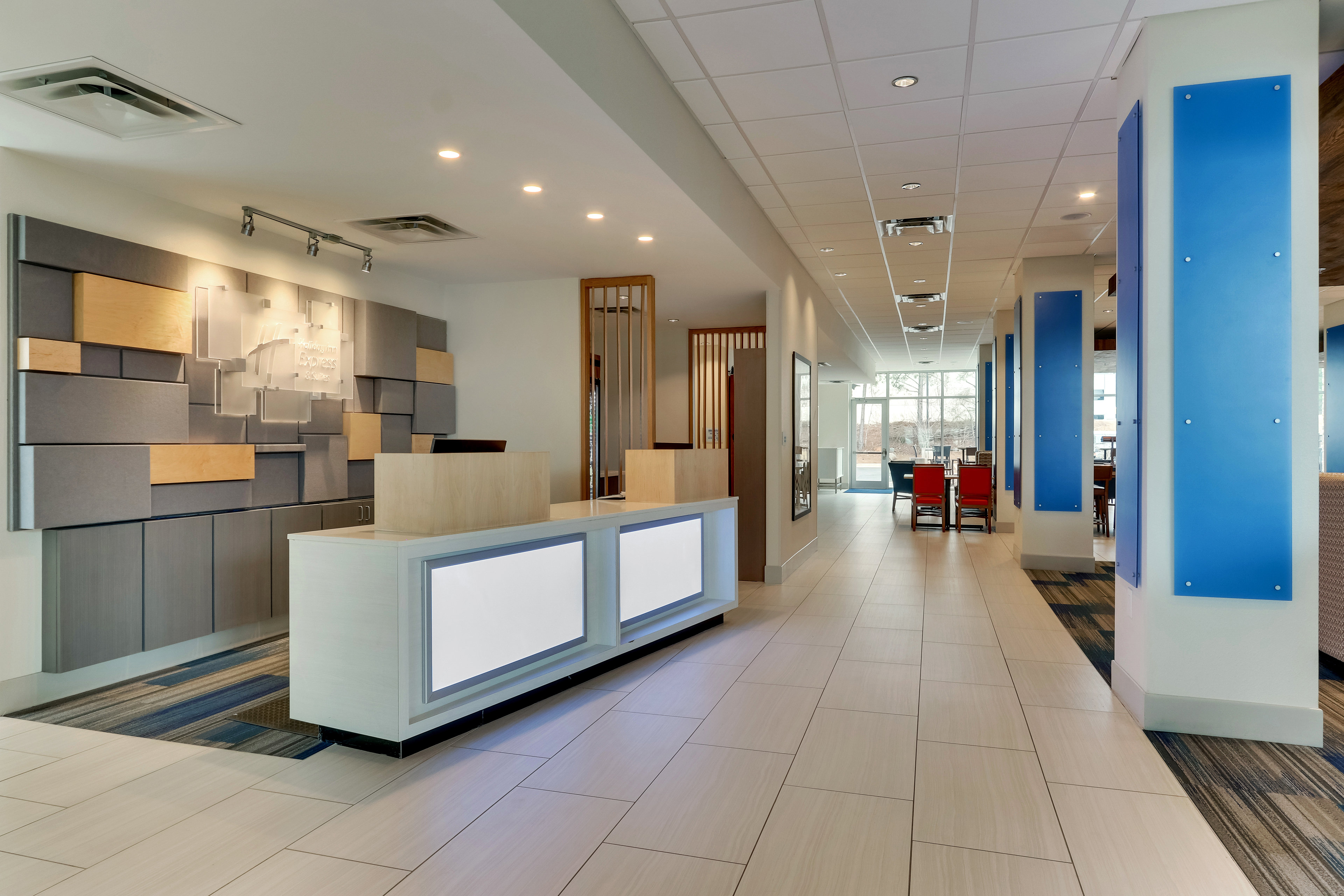 Holiday Inn Express and Suites Dawsonville 12/74