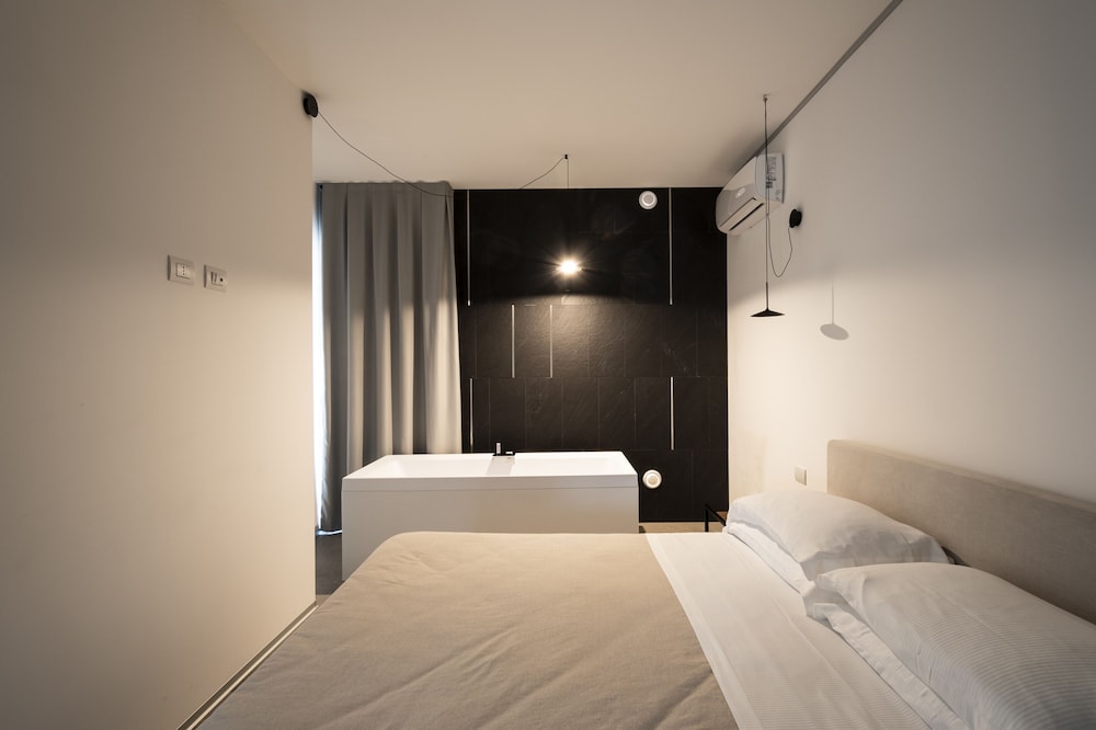 Room at ALKAMURI, ALCAMO