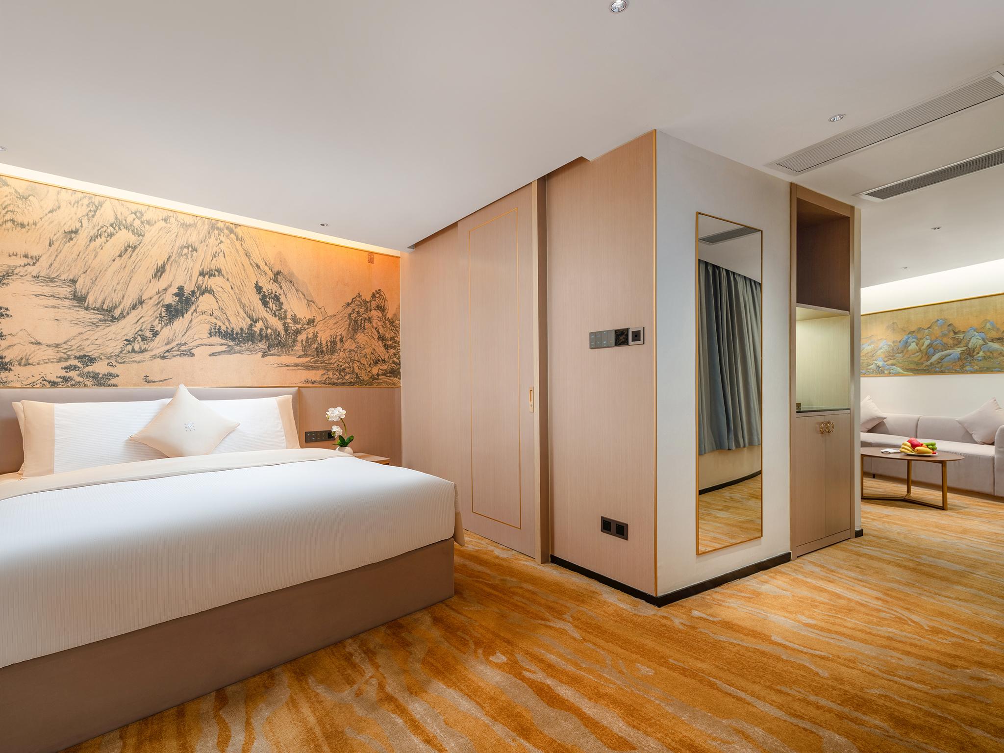 Junior Suite, King Bed