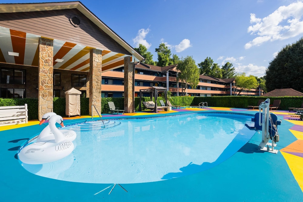 Days Inn by Wyndham Pigeon Forge Parkway 25/48