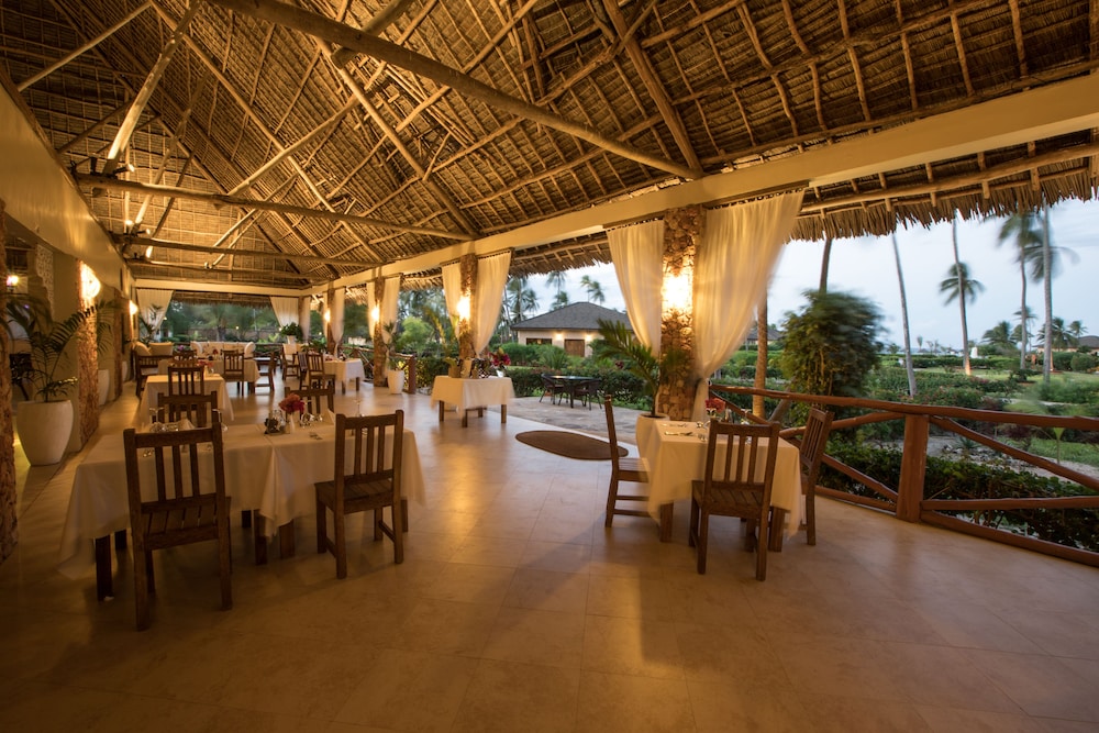 The Sands Beach Resort, Zanzibar 54/72